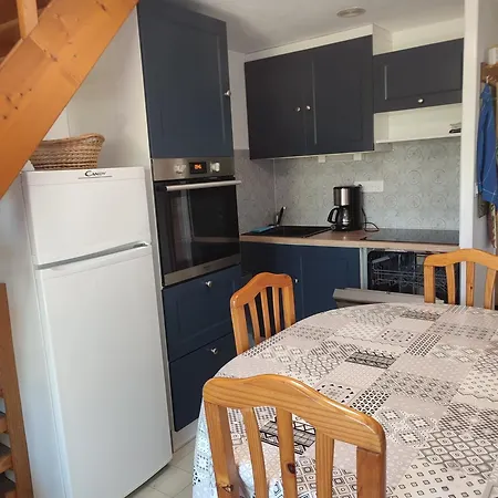 Maisonnette Dans Avec Piscine 200 Metre De La - En Roussillon - Aigue Marine En Roussillon Feriehus