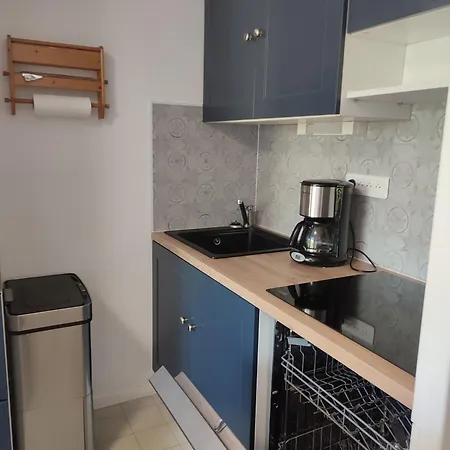 Maisonnette Dans Avec Piscine 200 Metre De La - En Roussillon - Aigue Marine En Roussillon Feriehus *